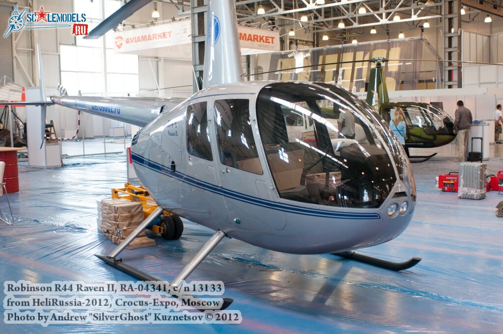 R44_Raven_II_0011.jpg