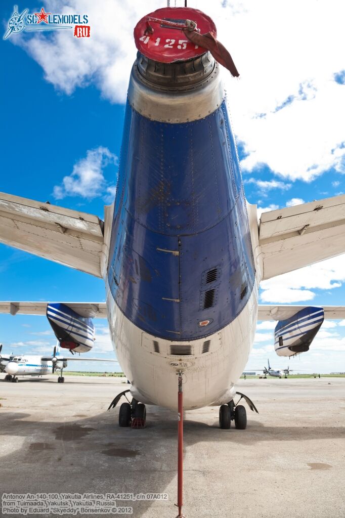 An-140_RA-41251_0026.jpg