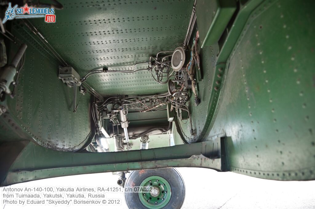 An-140_RA-41251_0031.jpg