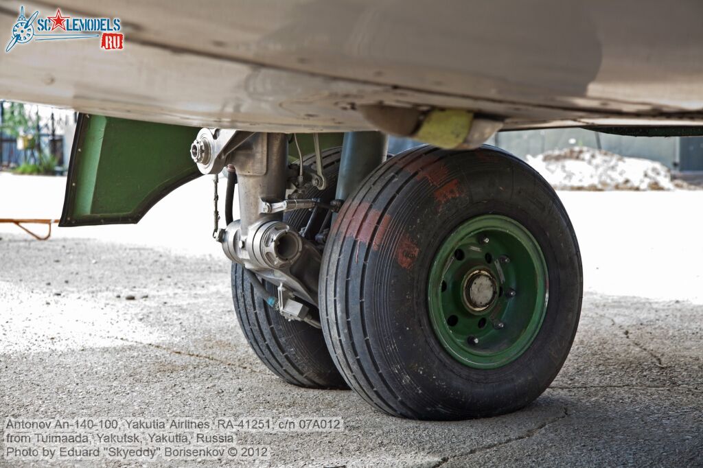 An-140_RA-41251_0036.jpg