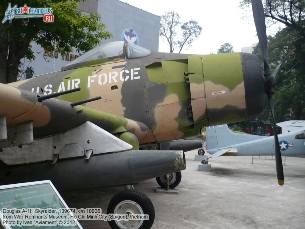 A-1H_Skyraider_0000.jpg