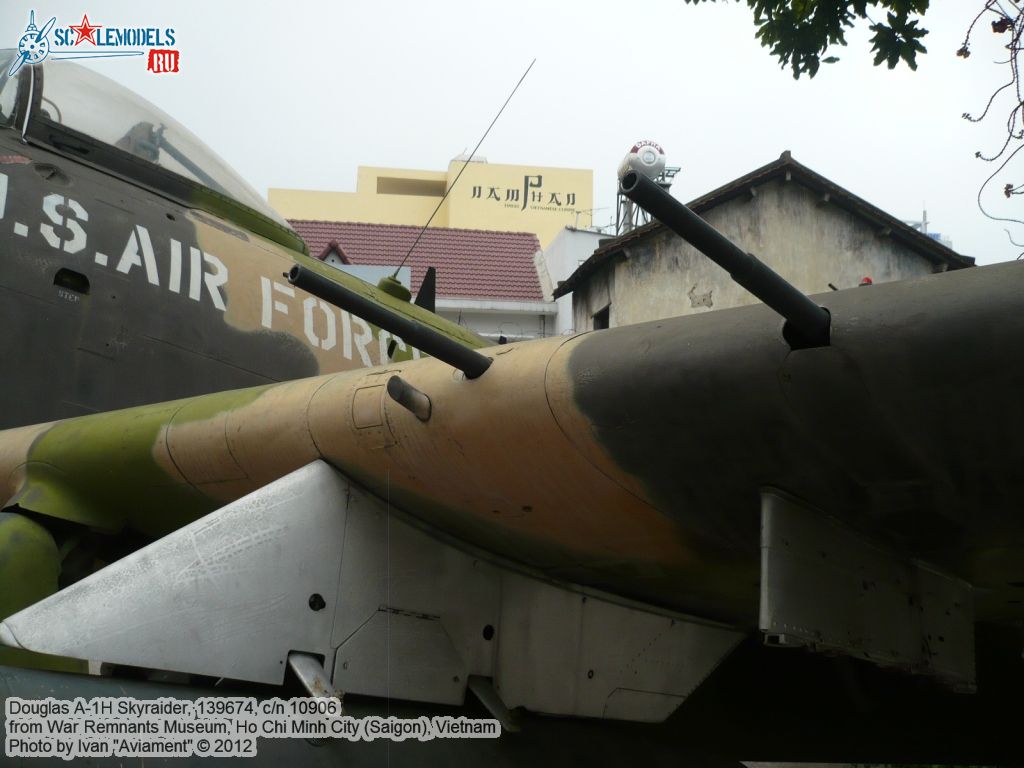 A-1H_Skyraider_0024.jpg