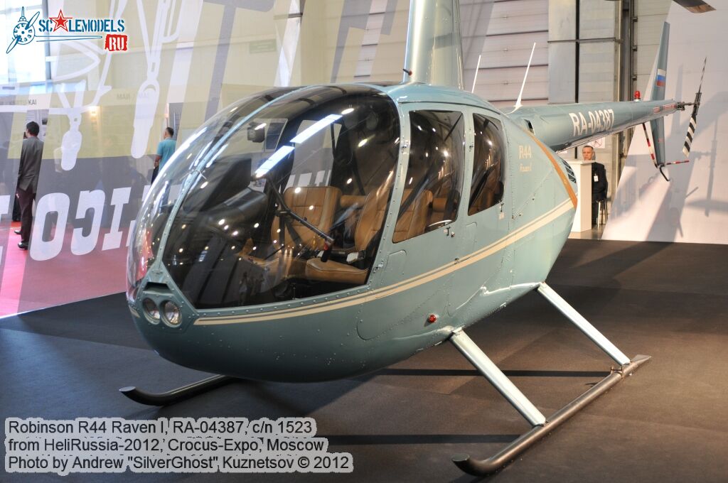 Robinson_R44_0000.jpg