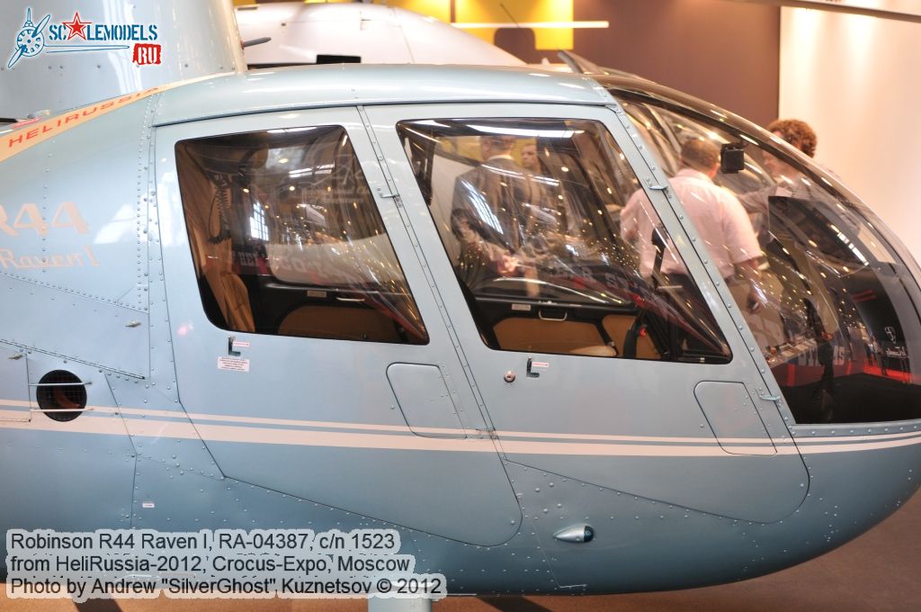 Robinson_R44_0019.jpg