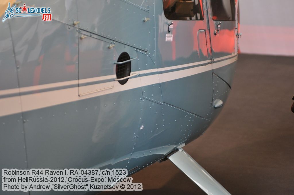 Robinson_R44_0033.jpg