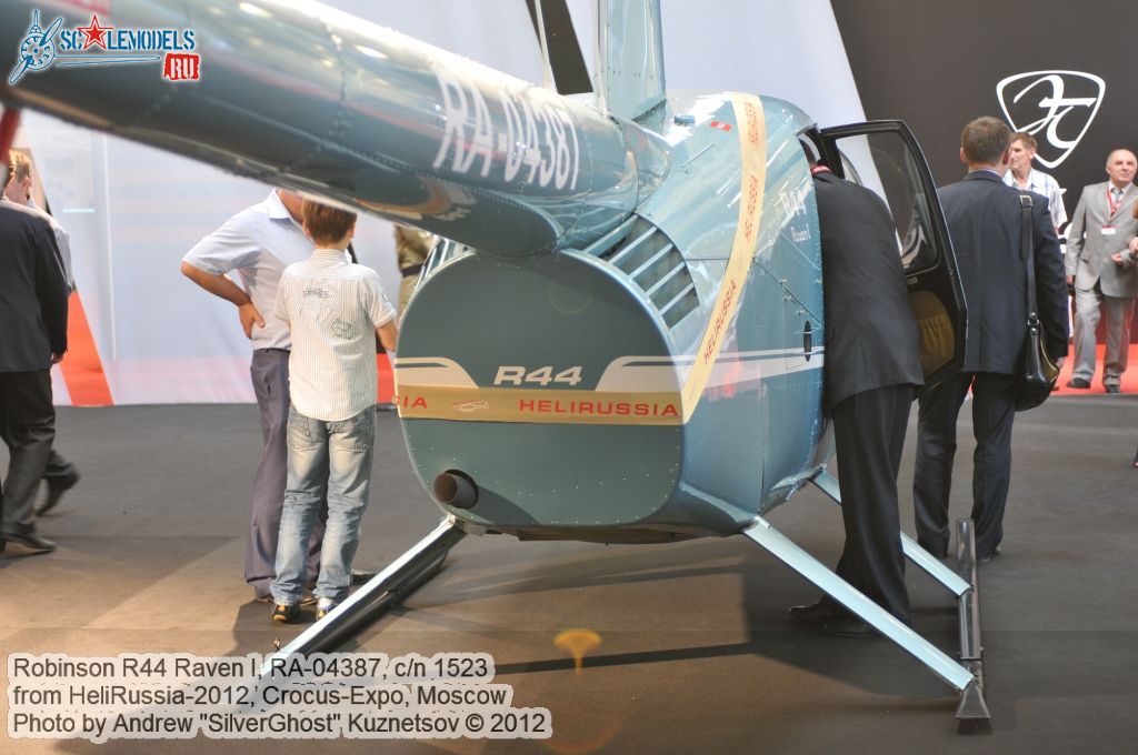 Robinson_R44_0052.jpg