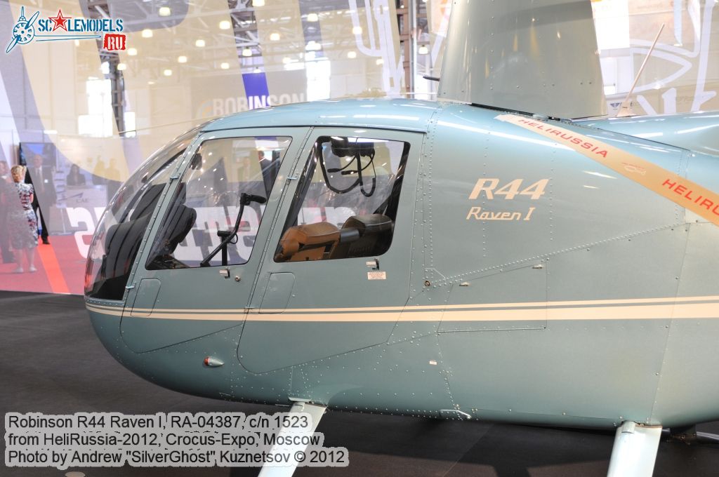 Robinson_R44_0059.jpg