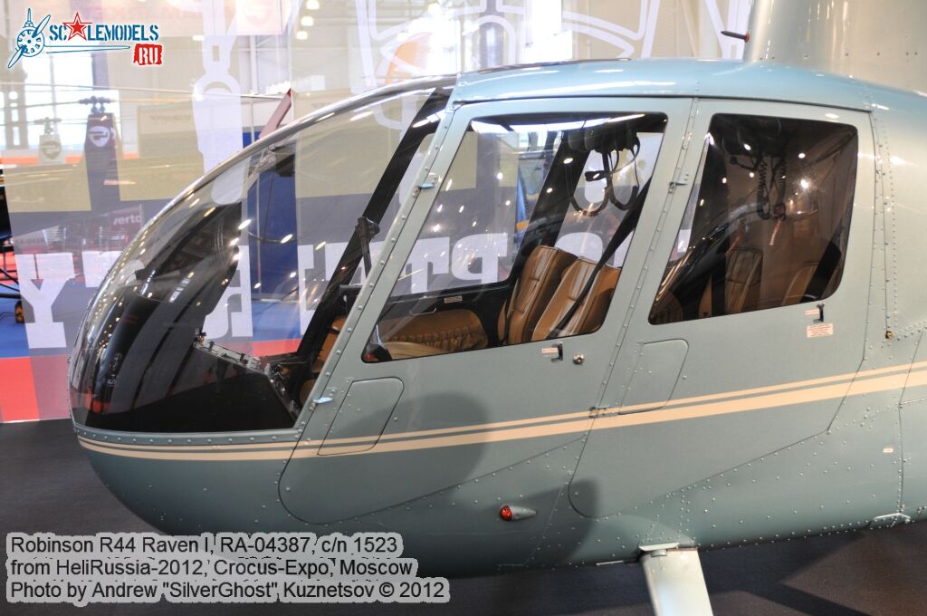 Robinson_R44_0064.jpg
