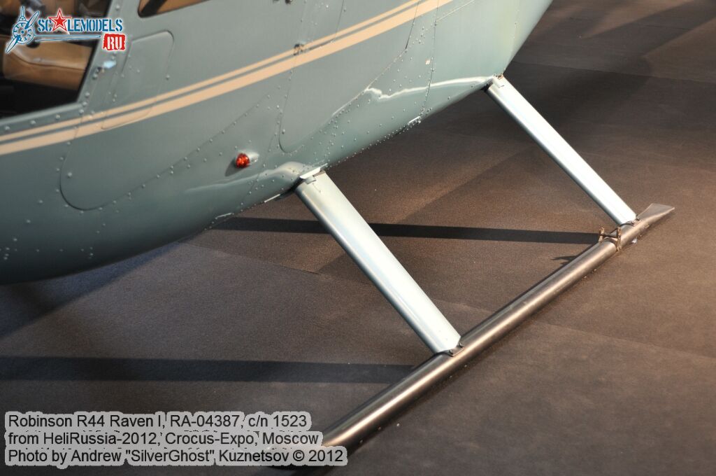 Robinson_R44_0068.jpg