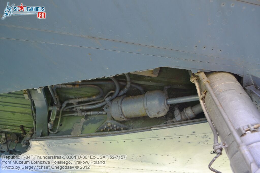 F-84F_thunderstreak_0012.jpg
