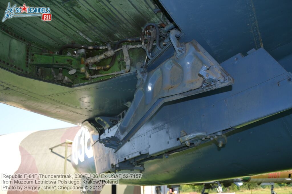 F-84F_thunderstreak_0016.jpg