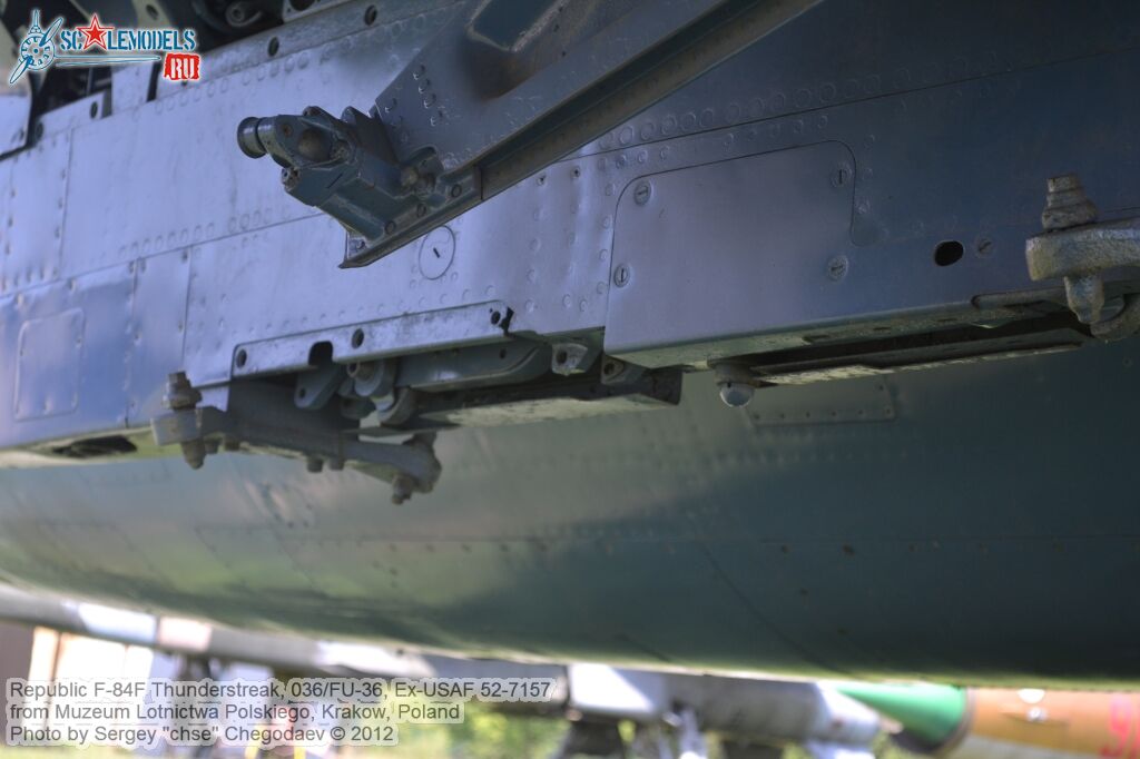 F-84F_thunderstreak_0018.jpg
