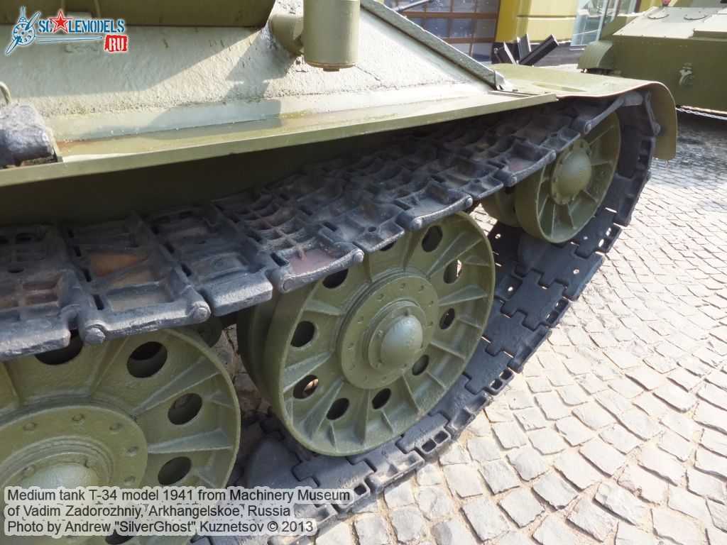 T-34_model_1941_0055.jpg