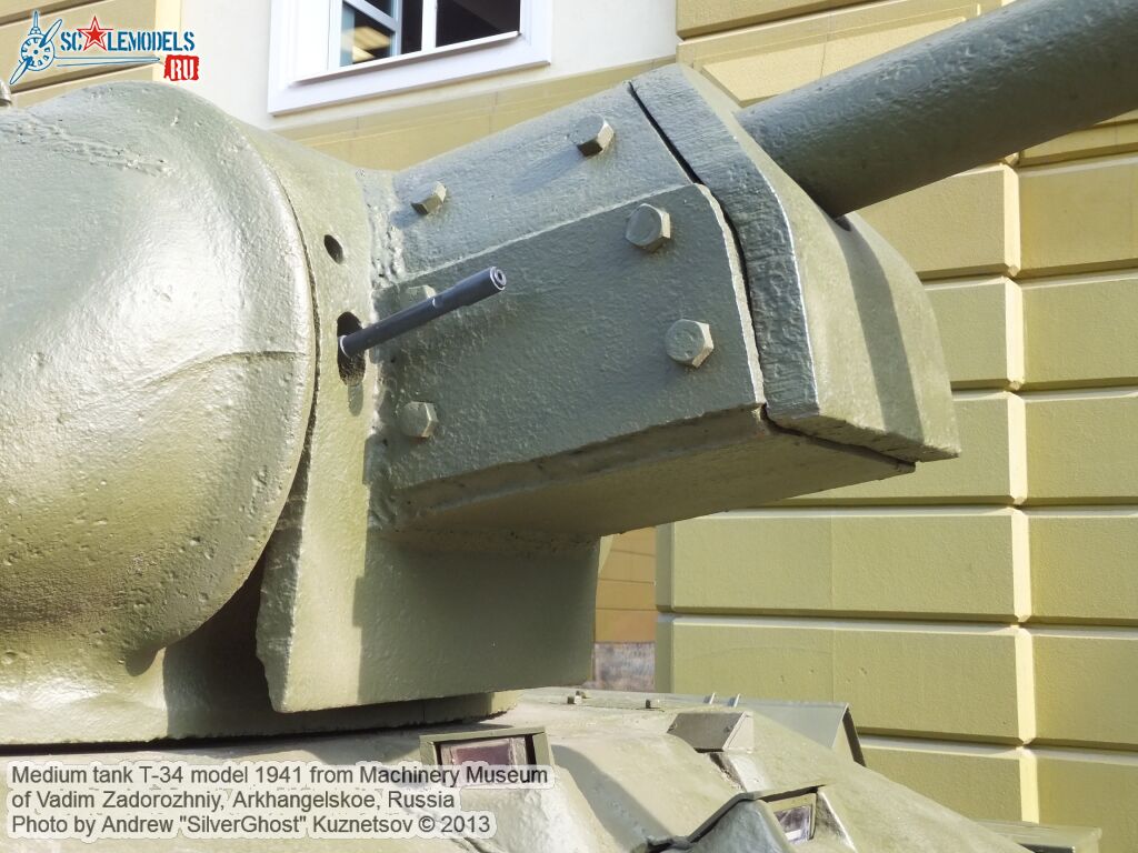T-34_model_1941_0059.jpg