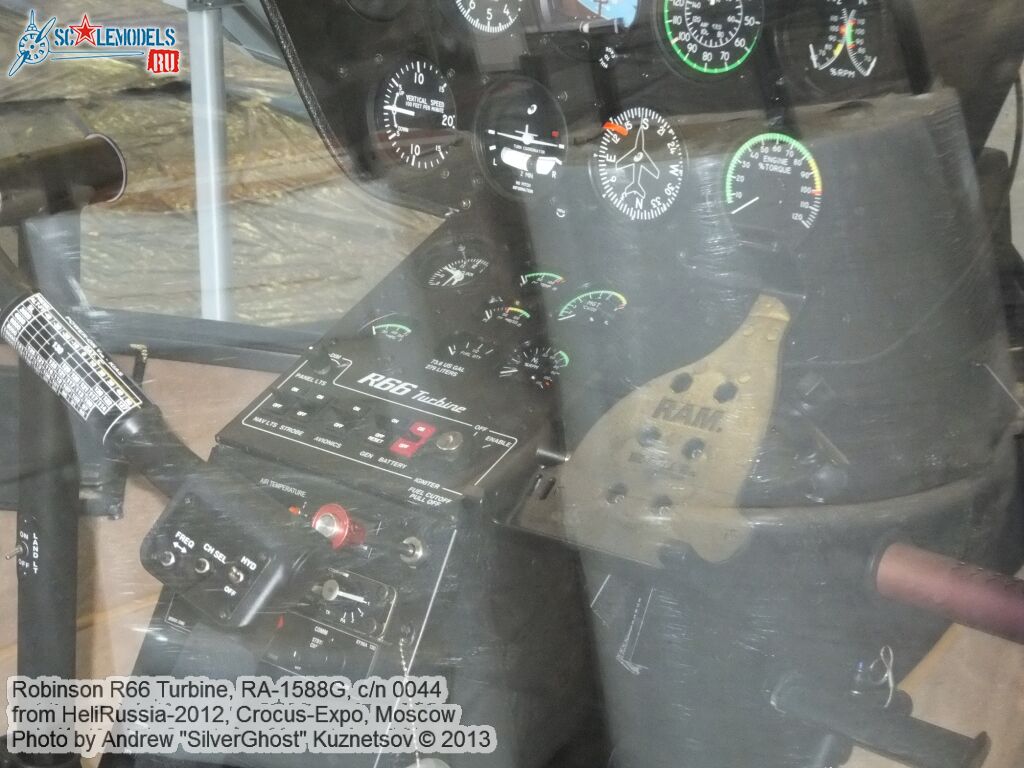 Robinson_R66_0020.jpg