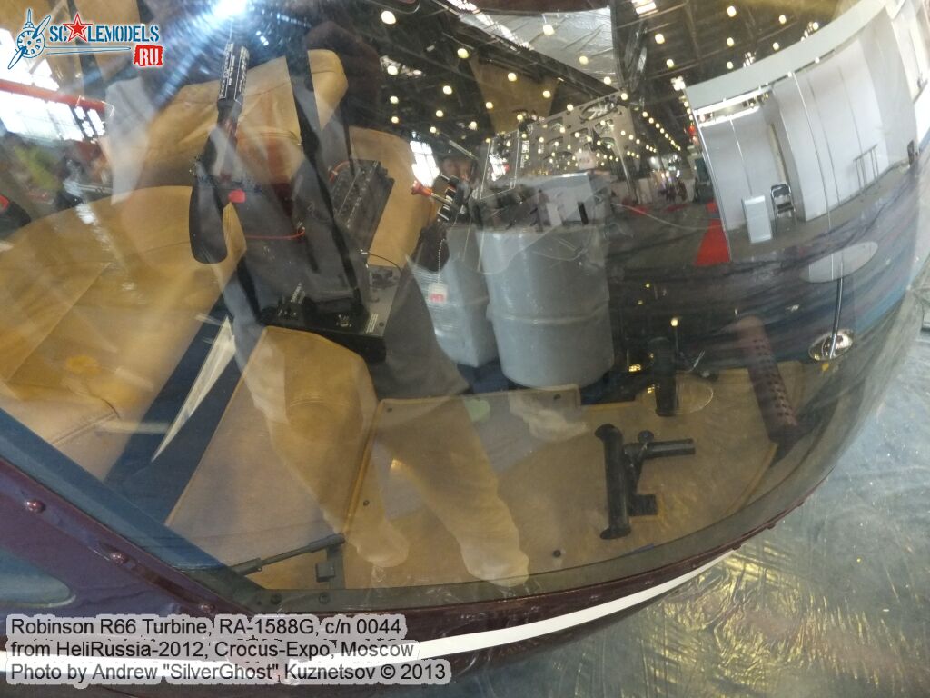 Robinson_R66_0022.jpg