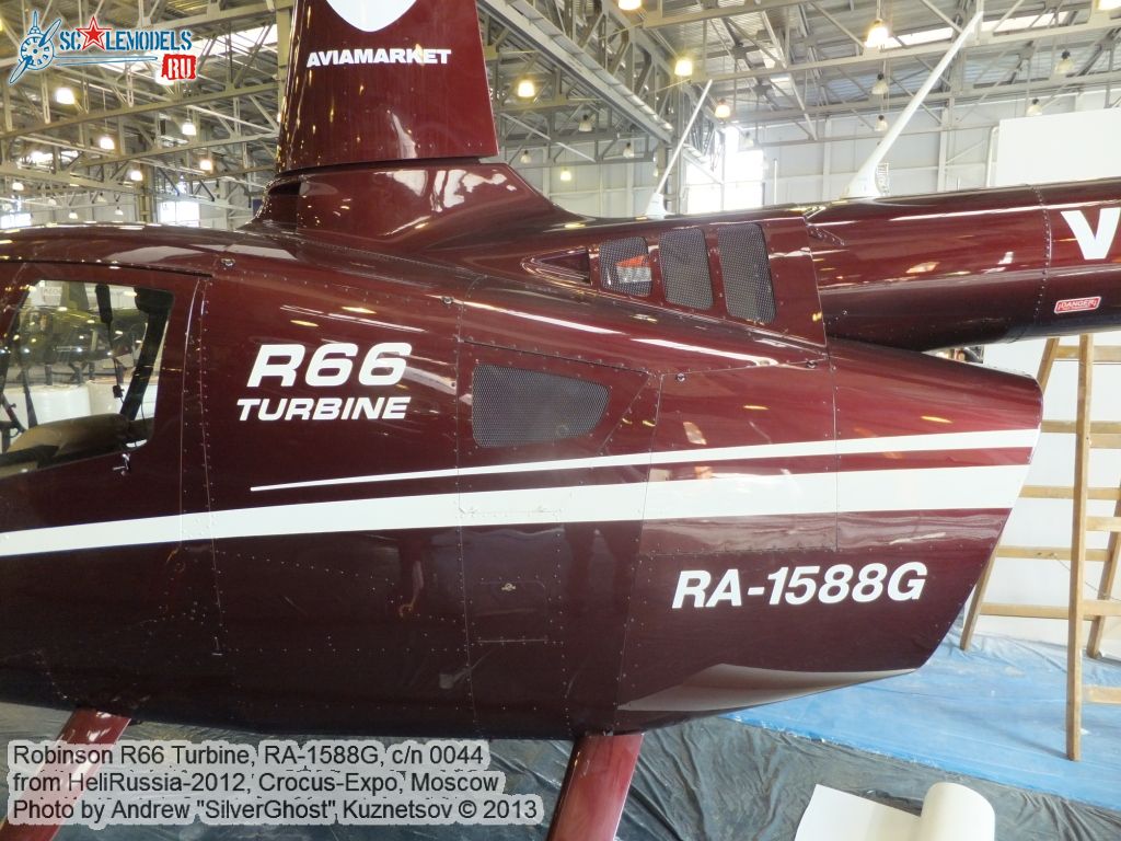 Robinson_R66_0036.jpg