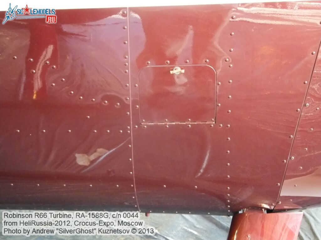 Robinson_R66_0040.jpg