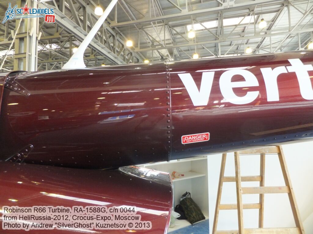 Robinson_R66_0045.jpg
