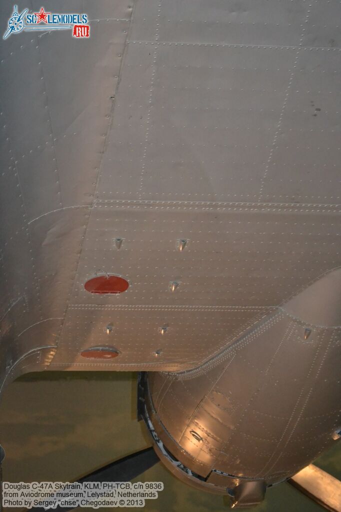 Douglas_C-47A_0011.jpg
