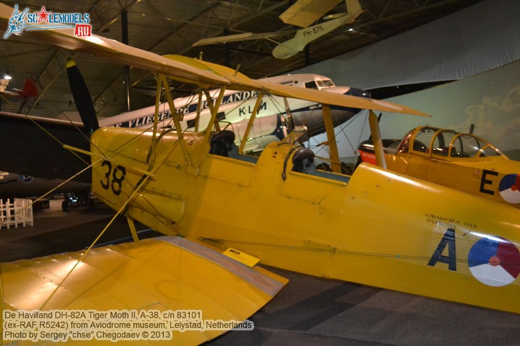 DH82A_Tiger_Moth_0009.jpg