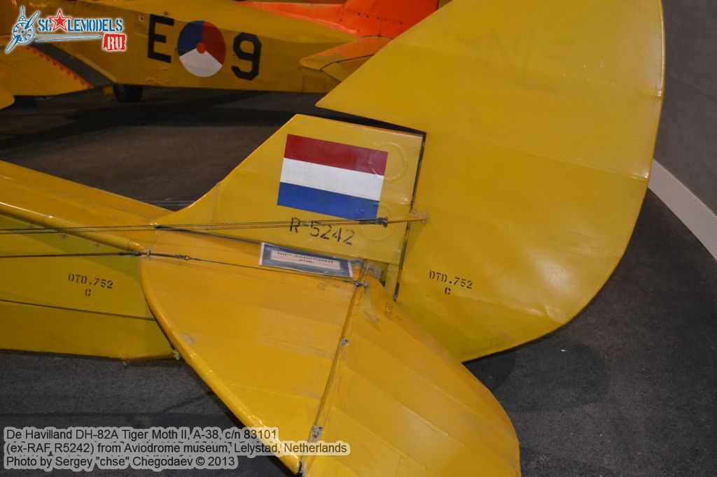 DH82A_Tiger_Moth_0010.jpg