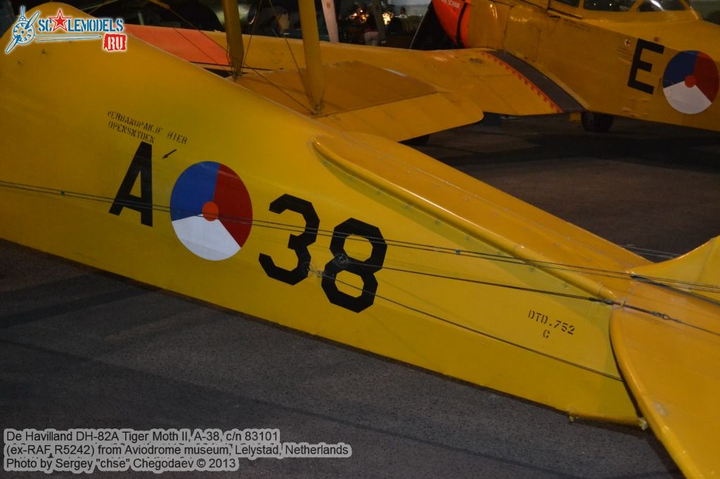 DH82A_Tiger_Moth_0012.jpg