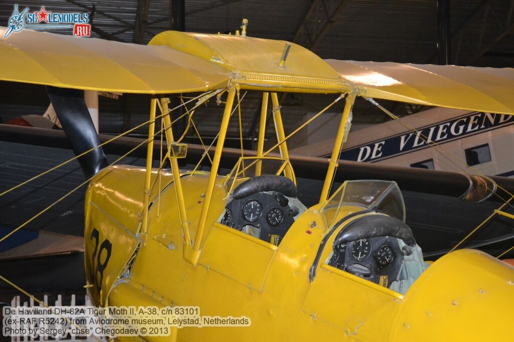 DH82A_Tiger_Moth_0014.jpg