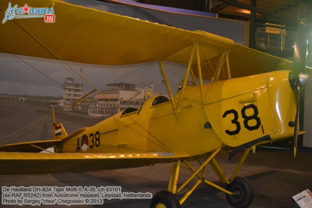 DH82A_Tiger_Moth_0017.jpg