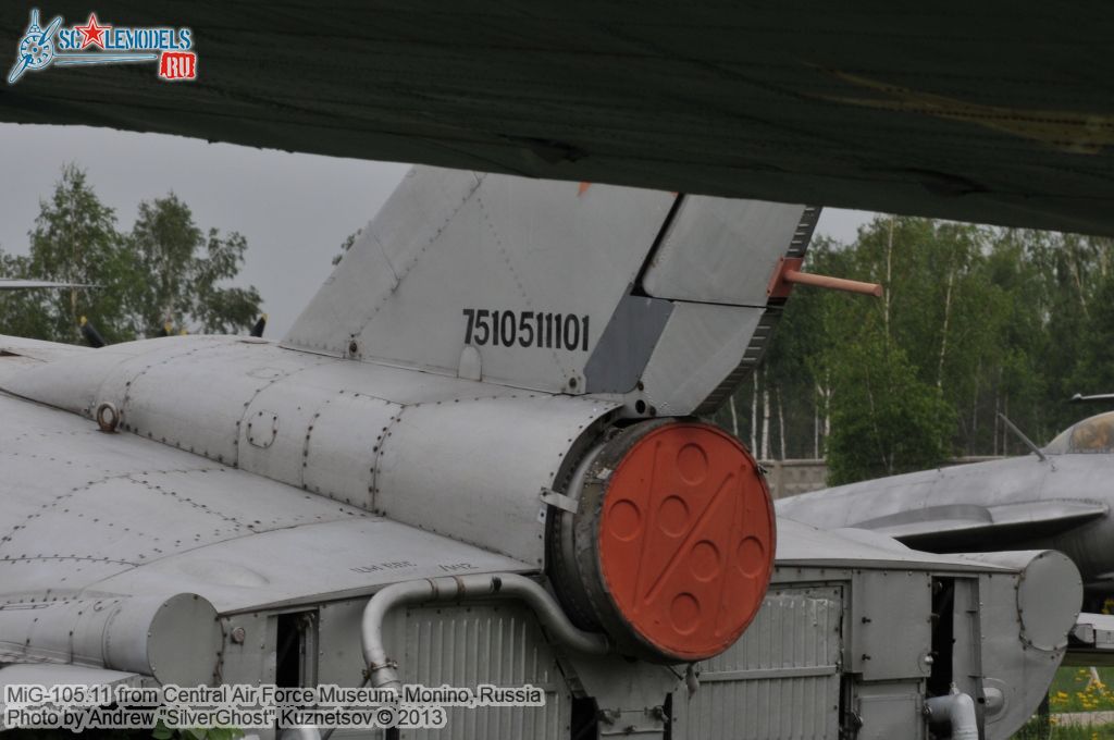 MiG-105_0048.jpg