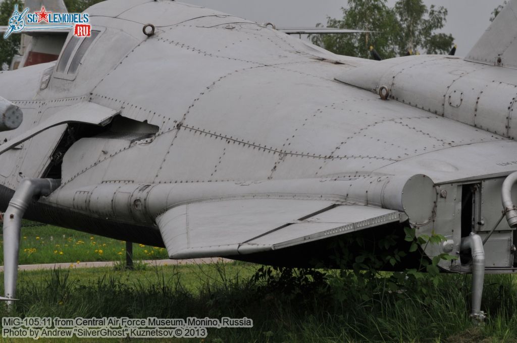 MiG-105_0050.jpg