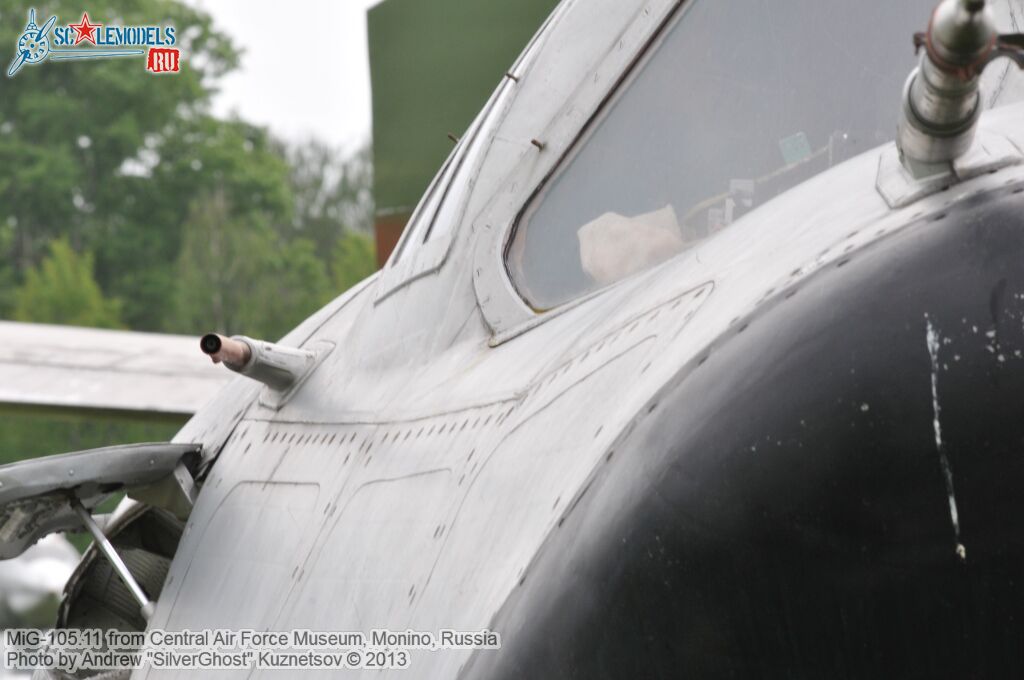 MiG-105_0108.jpg