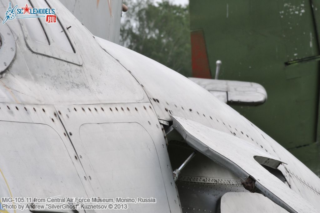 MiG-105_0120.jpg