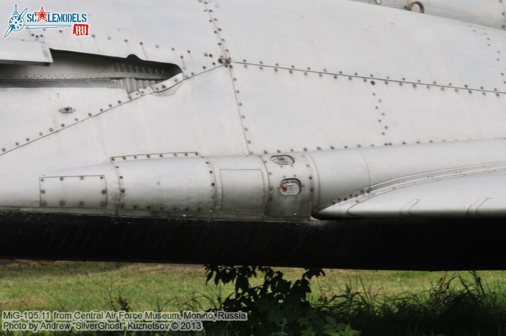 MiG-105_0143.jpg