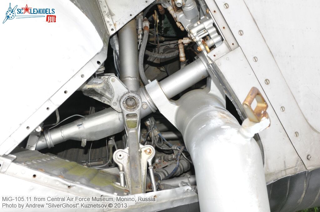 MiG-105_0171.jpg