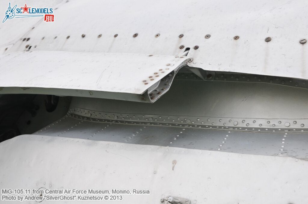 MiG-105_0208.jpg