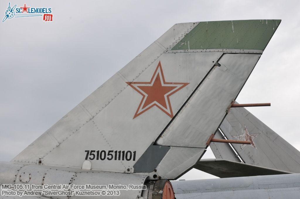 MiG-105_0230.jpg