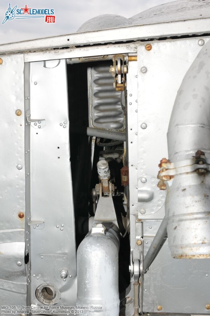 MiG-105_0240.jpg