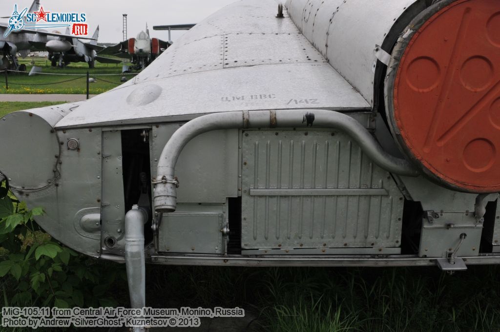 MiG-105_0242.jpg