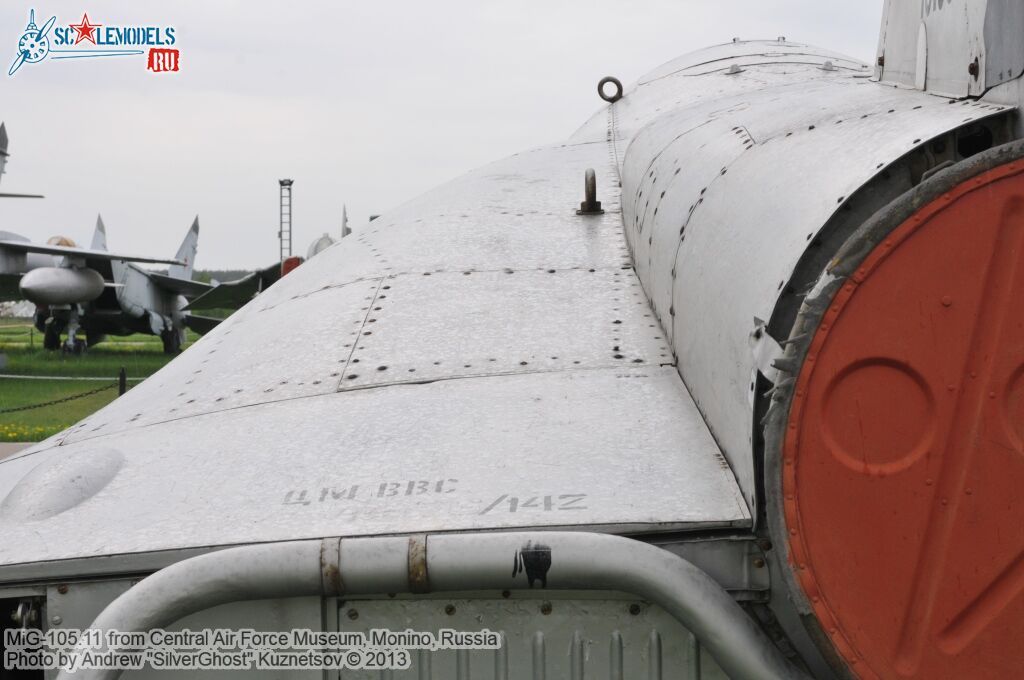 MiG-105_0244.jpg