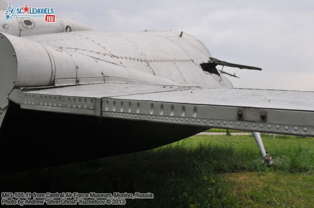 MiG-105_0280.jpg