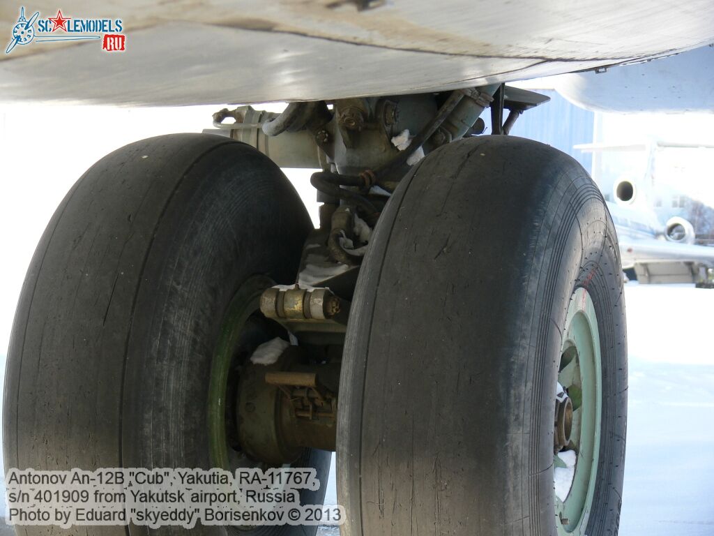 An-12B_RA-11767_0088.jpg