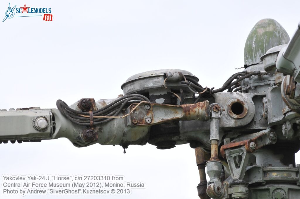 Yak-24_Horse_0157.jpg