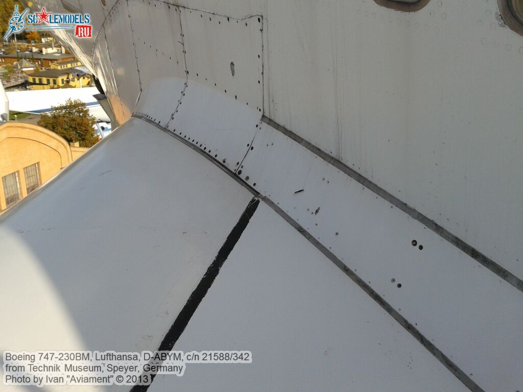 Boeing_747-230BM_0013.jpg