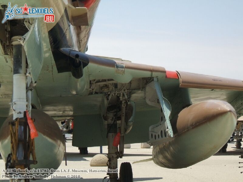a-4f_0003.jpg