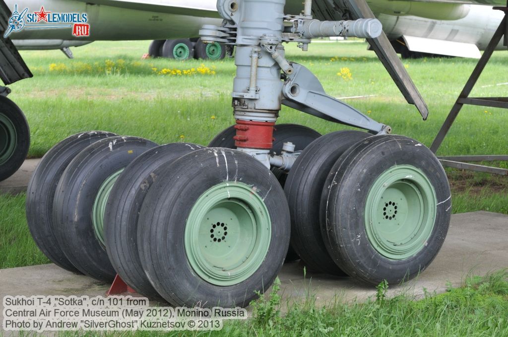 Sukhoi_T-4_0099.jpg