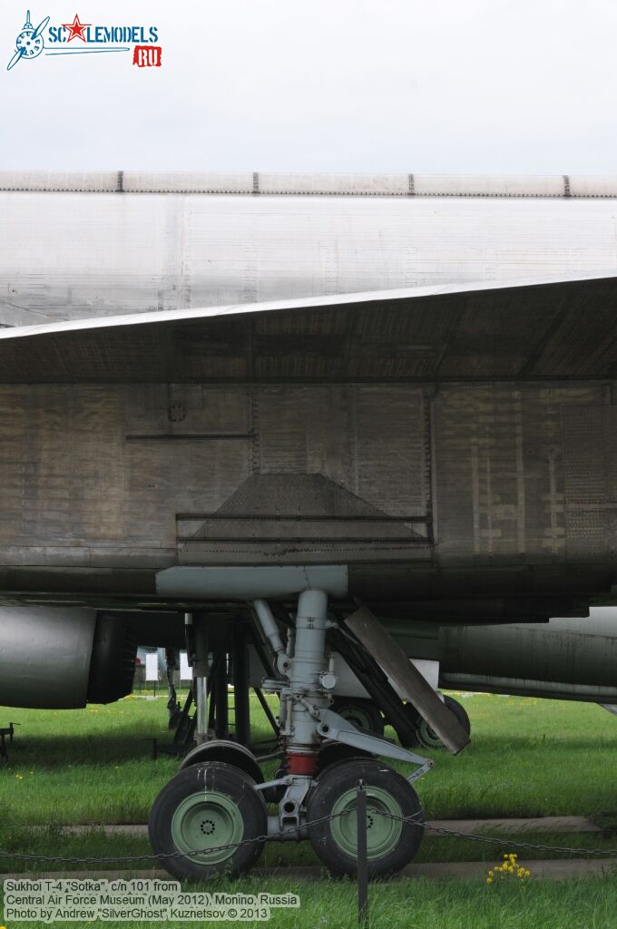 Sukhoi_T-4_0122.jpg