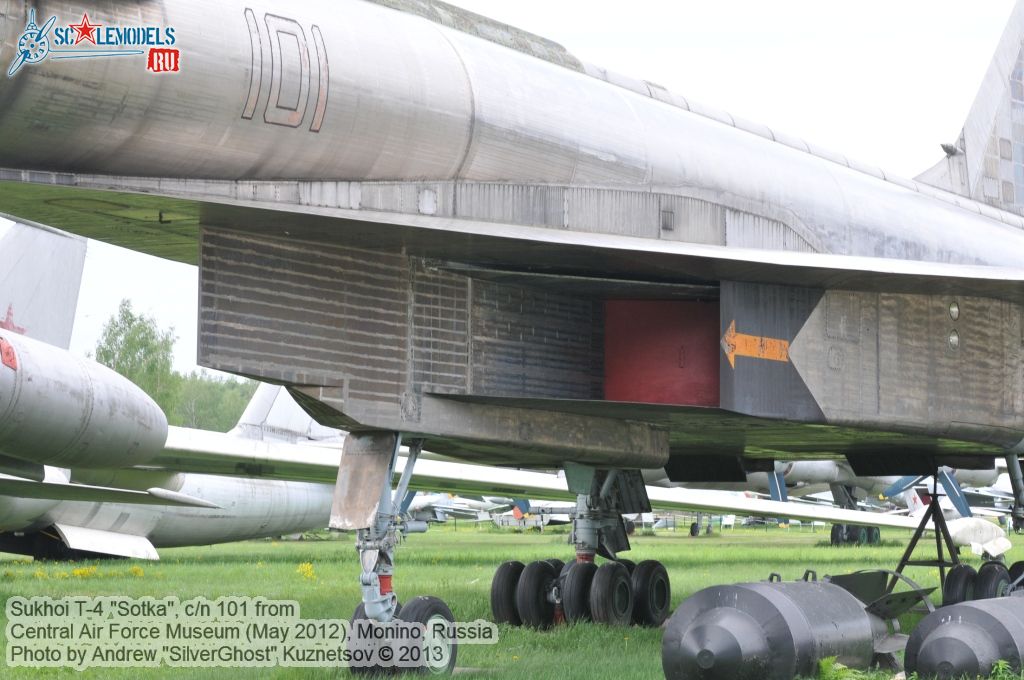 Sukhoi_T-4_0138.jpg