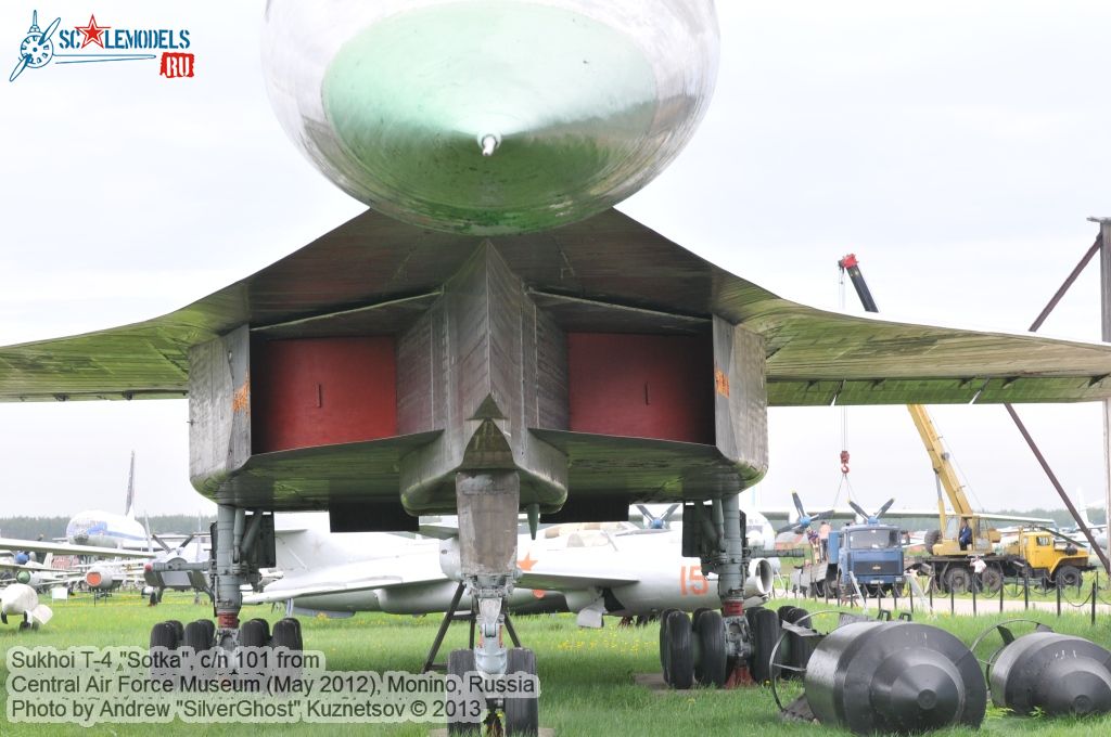 Sukhoi_T-4_0145.jpg