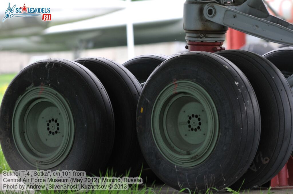 Sukhoi_T-4_0359.jpg
